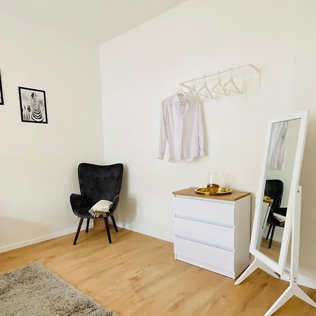 Stilvolles Apartment In Zentraler Lage - Smart-Tv, Queensize-Bett, Altbaustil, Kueche In City-Naehe Erfurt Eksteriør billede