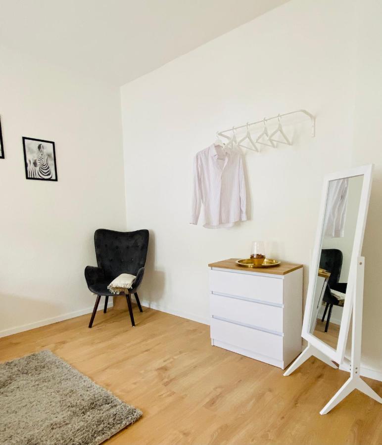 Stilvolles Apartment In Zentraler Lage - Smart-Tv, Queensize-Bett, Altbaustil, Kueche In City-Naehe Erfurt Eksteriør billede