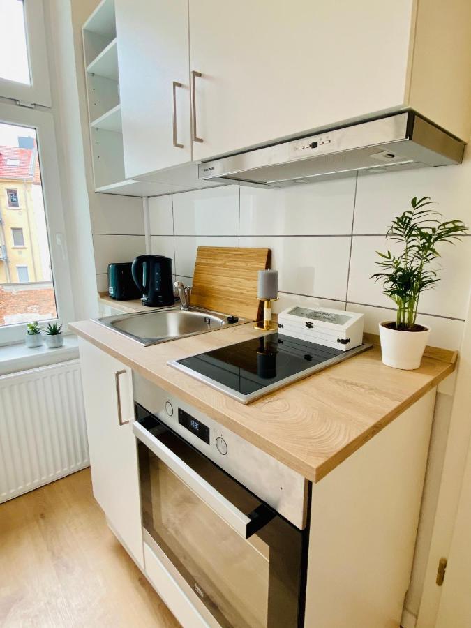 Stilvolles Apartment In Zentraler Lage - Smart-Tv, Queensize-Bett, Altbaustil, Kueche In City-Naehe Erfurt Eksteriør billede